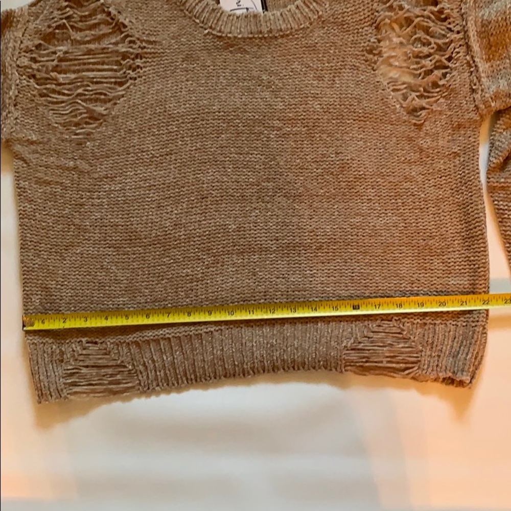 🌺Distressed Sweater Small/medium - Picture 6 of 7